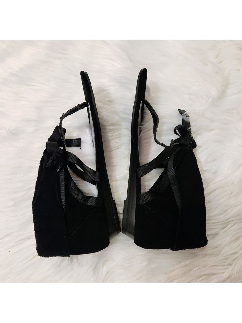 Chinese Laundry Black Suede Thong Flat Sandals Size 7.5 Medium - Picture 3 of 12